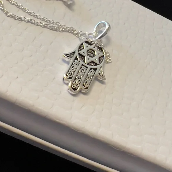 925 Sterling Silver. Hamsa. Necklace - Picture 3 of 7